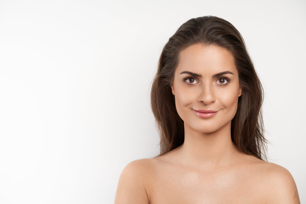 Model von SKINFRIENDS - feuchtigkeitsarme Haut